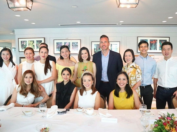 Chia tay mái tóc dài,