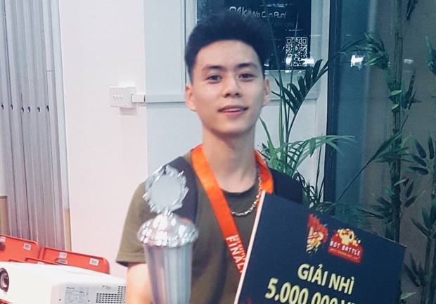 “Con nhà người ta”: Tốt nghiệp loại xuất sắc trường ĐH Bách khoa Hà Nội,