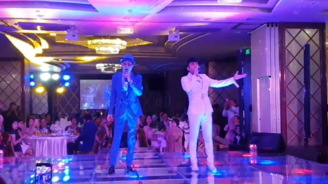 Video: Màn song ca tuyệt đỉnh 