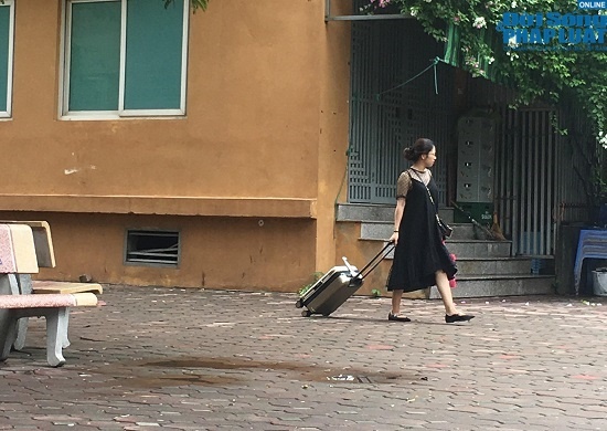 Hai tuần sau vụ cháy công ty Rạng Đông: Chung cư lác đác đèn, phố Hạ Đình đìu hiu khác lạ