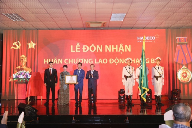 Nhà máy Bia Hà Nội – Mê Linh: Kỷ niệm 10 năm khánh thành và đón nhận Huân chương Lao động hạng Ba 