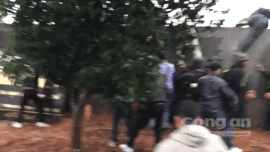 Video: Hàng trăm trinh sát đột kích xưởng sản xuất ma túy siêu