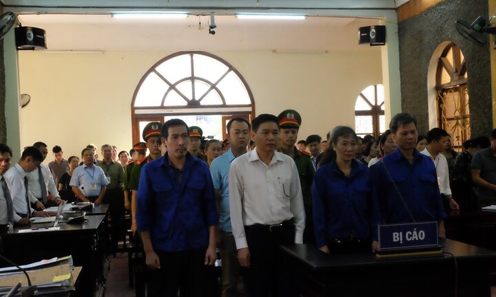 Triệu tập nguyên Giám đốc sở GD&ĐT Sơn La Hoàng Tiến Đức trong vụ gian lận thi cử