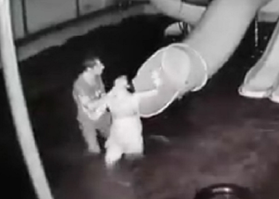 Yêu cầu xử lý nghiêm vụ chồng đánh đập vợ từ dưới nước lên tận bờ ở Tây Ninh