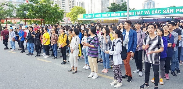 Hơn 1.000 bạn trẻ chung tay dọn sạch các bãi rác tự phát ở Hà Nội