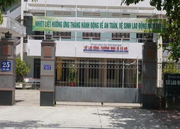 Buộc thôi việc một Phó Giám đốc Sở Bình Định