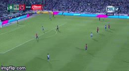 Video: Sai lầm không tưởng của thủ môn khiến đội nhà phải chịu bàn thua ê chề