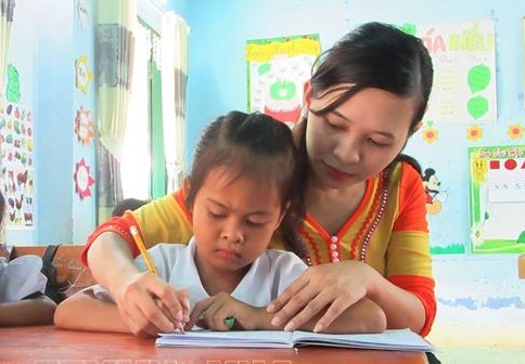 Cảm phục cô giáo người Raglai nỗ lực duy trì tỷ lệ học sinh đến lớp