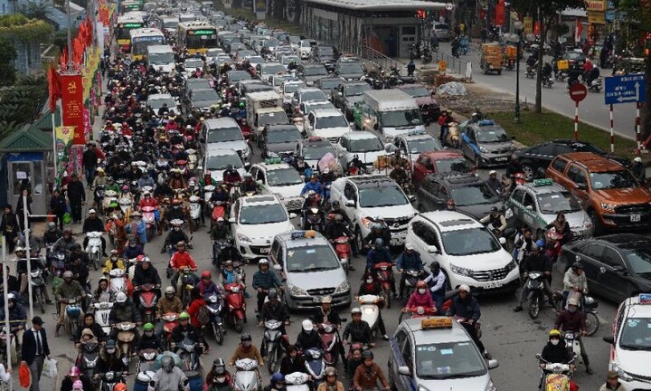 Người Việt có tỷ lệ sở hữu ô tô gần như ít nhất Đông Nam Á