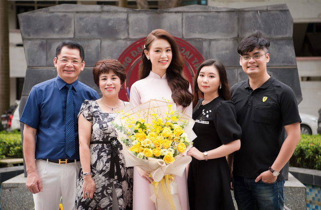 9X xinh đẹp lọt top 10 Hoa hậu Việt Nam 2016 tốt nghiệp xuất sắc ĐH Ngoại thương