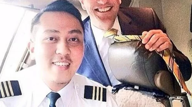 Vụ bí ẩn MH370: Cơ phó bật điện thoại ngay trước khi máy bay biến mất khỏi radar?