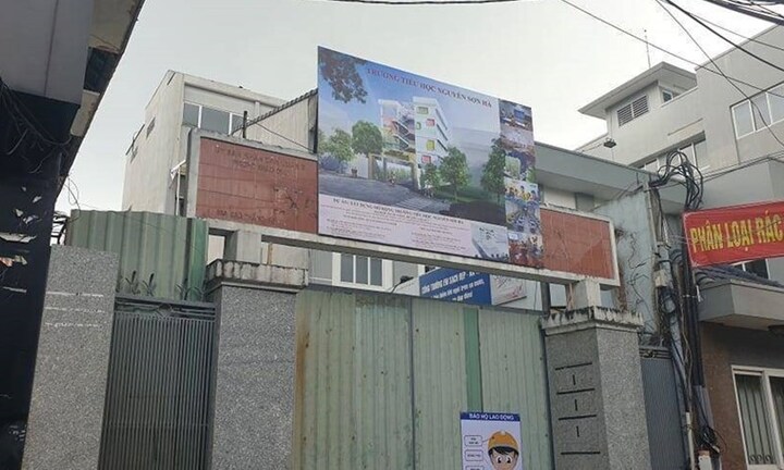 Sập dàn giáo xây dựng 2 công nhân thương vong