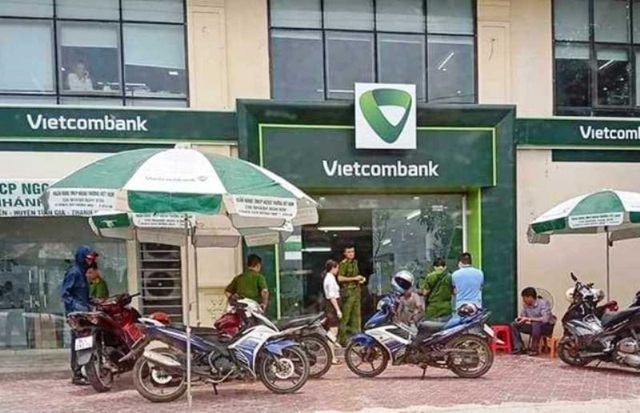 Thanh Hóa: Thông tin chính thức vụ cán bộ công an nổ súng tại ngân hàng