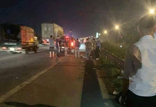 Bắc Giang: Ô tô tông nhóm nữ công nhân trên cao tốc, 3 người thương vong