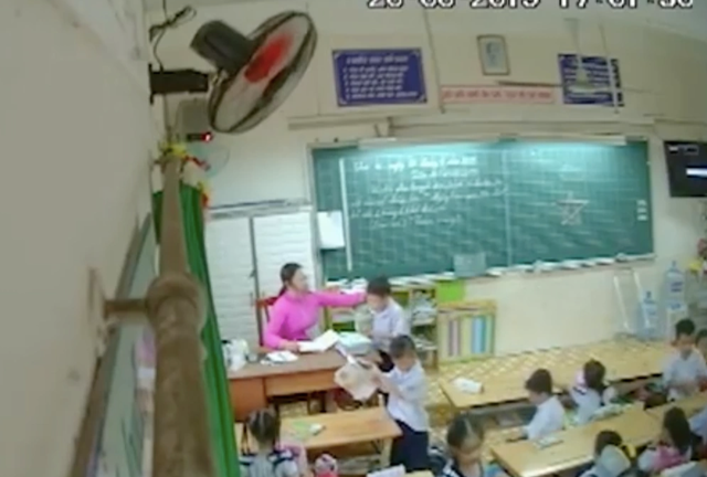 Vụ cô giáo véo tai, đánh liên tiếp học sinh: Phụ huynh lên kế hoạch đặt camera bí mật ghi lại bằng chứng