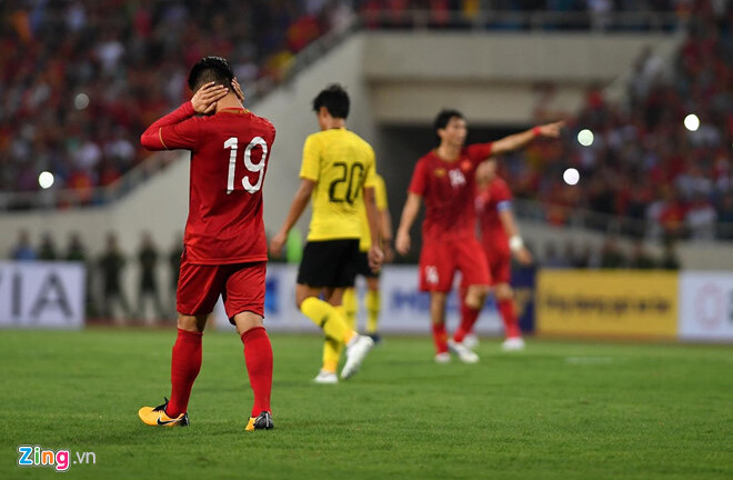 Video: Xem lại bàn thắng hụt rung lưới Malaysia của Quang Hải