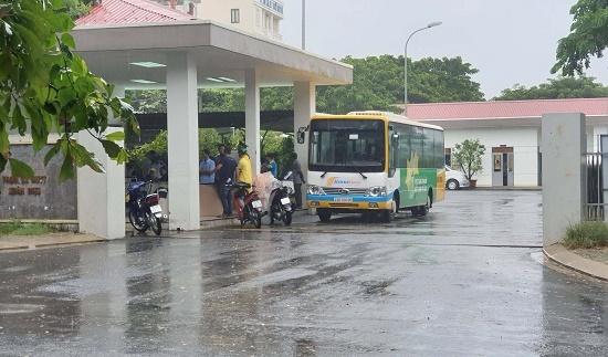 Sau tiếng la lớn, phát hiện tài xế xe buýt tử vong trong nhà vệ sinh