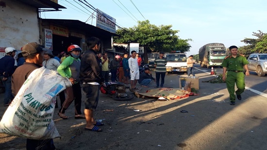 Tin tức tai nạn giao thông mới nhất hôm nay 15/10/2019: 2 người thương vong sau va chạm kinh hoàng