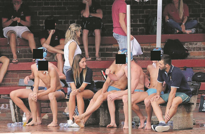 Đuổi việc nữ giáo viên có chồng quan hệ bất chính với sinh viên