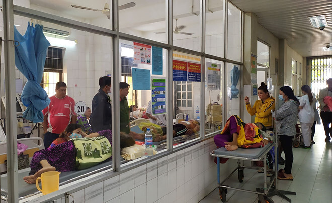 Cà Mau: Nghi án chồng dùng dao đâm vợ tử vong rồi tự sát bất thành