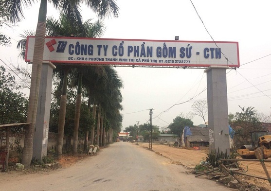Vụ nước sạch sông Đà nhiễm bẩn: Dầu thải được người dân địa phương xin để diệt chuột