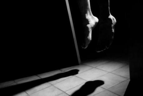 Cà Mau: Cán bộ phòng nông nghiệp tử vong trong tư thế treo cổ