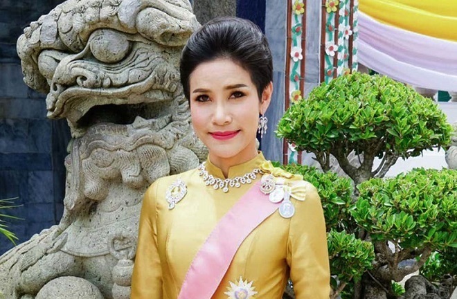 Lý lịch và hình ảnh của cựu hoàng quý phi Sineenat