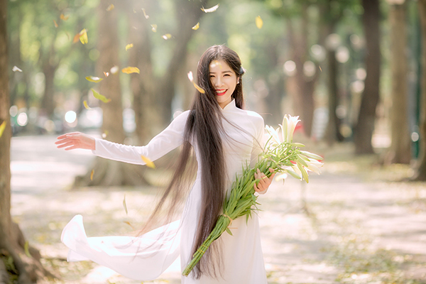 “Công chúa tóc mây” phiên bản Việt và thành tích viết lách khiến nhiều người ngưỡng mộ