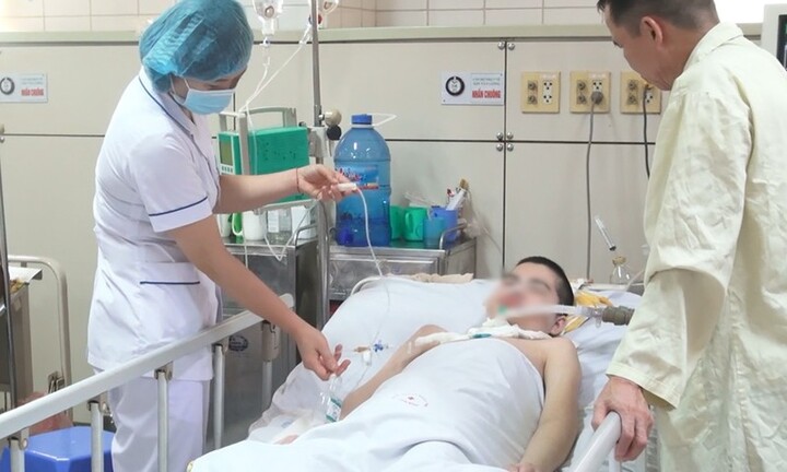 Sau 2 năm sống đời thực vật vì viêm não Nhật Bản, cậu bé 15 tuổi bất ngờ tỉnh lại