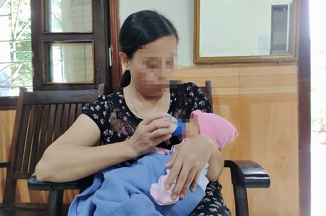 Nghệ An: Bé gái 2 ngày tuổi bị bỏ rơi trước cổng làng trẻ em SOS cùng bức tâm thư