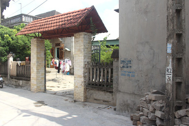 Điều tra vụ chồng chém vợ và tình địch trọng thương ở Hải Dương