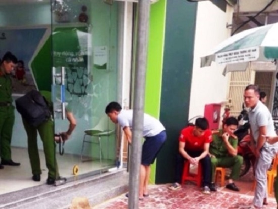 Nguyên trung úy công an nổ súng tại ngân hàng bị thay đổi tội danh khởi tố