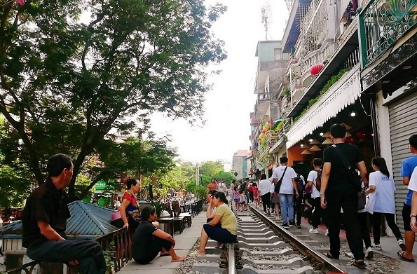 Xử lý những hộ dân nằm trong hành lang an toàn giao thông đường sắt ra sao?