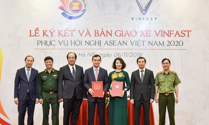 VinFast là phương tiện di chuyển chính thức của Asean 2020 