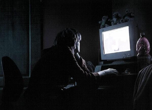 Thức đêm chơi game, học sinh giỏi tử vong vì đột quỵ