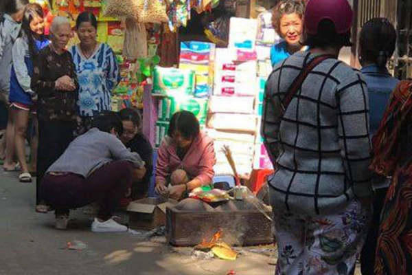 Vụ thi thể bé sơ sinh bị bỏ trong thùng rác: Xác định danh tính người mẹ