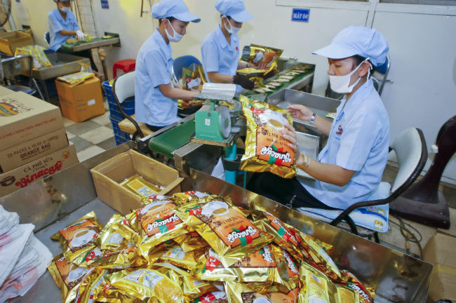 Nhà đầu tư Trung Quốc và Hong Kong âm thầm rải tiền, thâu tóm hàng loạt doanh nghiệp Việt