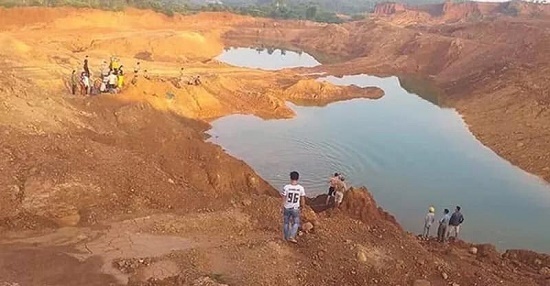 Tuyên Quang: Trượt chân ngã xuống hố khai thác quặng, 2 học sinh chết đuối thương tâm