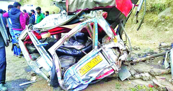 Xe buýt lao xuống hẻm núi tại Ấn Độ, ít nhất 16 người thiệt mạng