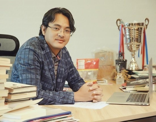 Đại gia Yeah1: Tiêu gần nghìn tỷ đồng trong chưa đầy 1 năm