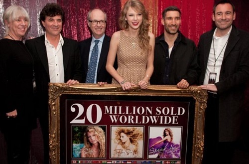 Tin tức giải trí mới nhất ngày 16/11: Hãng đĩa cũ phủ nhận, tố ngược Taylor Swift nợ hàng triệu USD