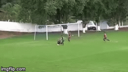 Video: Thảm họa phản lưới nhà kỳ dị nhất lịch sử bóng đá khiến khán giả há hốc mồm