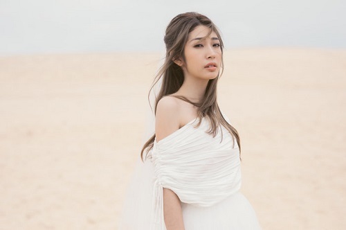 Tin tức giải trí mới nhất ngày 21/11: Khổng Tú Quỳnh rơi vào trạng thái sợ hãi hậu chia tay