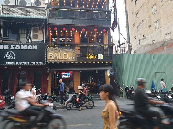 TP.HCM: Nam thanh niên ngáo đá, cầm dao cố thủ trong nhà dân