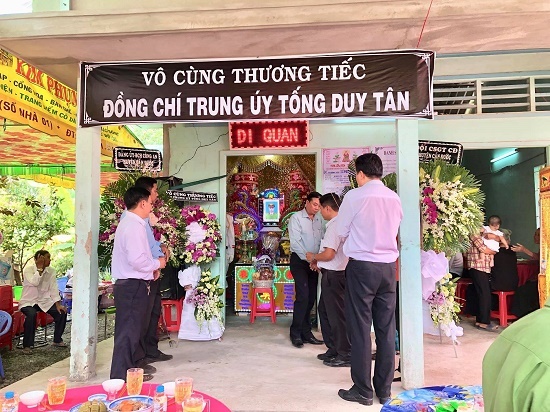 Vụ trung úy công an hi sinh khi truy đuổi nhóm trộm xe: Xót xa lời kể của người vợ