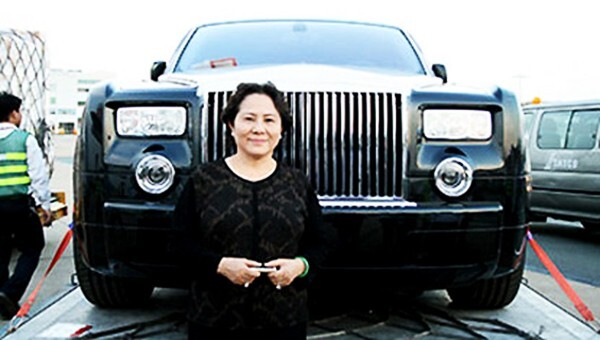 Những đại gia vang bóng một thời: Đại gia Dương Thị Bạch Diệp và siêu xe Roll-Royce Phantom 77L7777