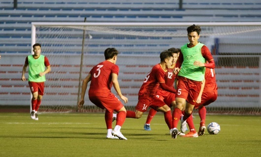 Những hình ảnh trong buổi tập đầu tiên của U22 Việt Nam ở Philippines