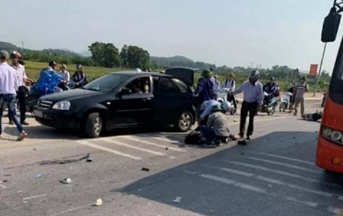 Tin tức tai nạn giao thông mới nhất hôm nay 26/11/2019: Va chạm với xe khách, hai nữ sinh lớp 10 tử vong