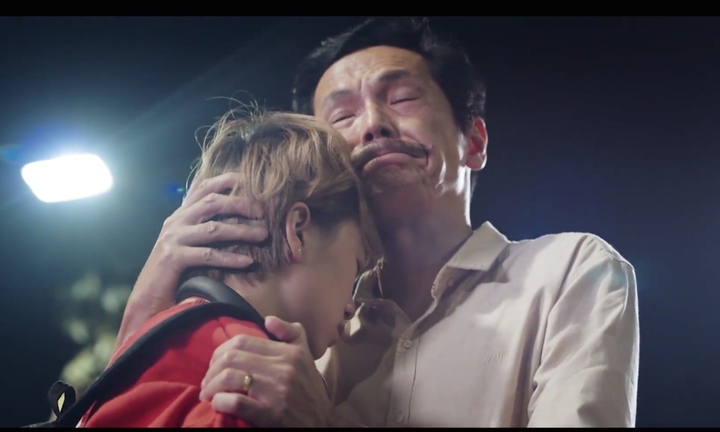 Gia đình quốc dân “Về nhà đi con” tái xuất, fans rơi nước mắt cùng thông điệp gửi gắm