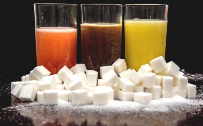 Nước ngọt có ga và nước cam ép có lượng đường ngang nhau - gia tăng nguy cơ ung thư
